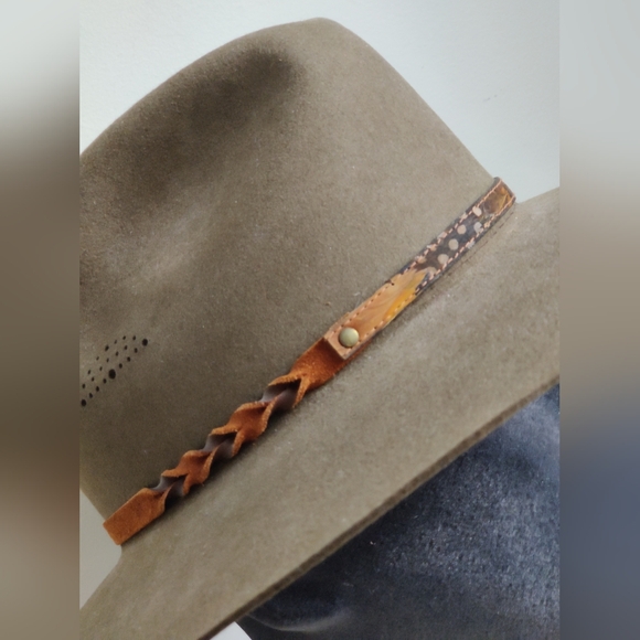 Stylish Fur Felt Wool Western "Longhorn" Cowboy Style Hat by Flechet - Picture 10 of 16